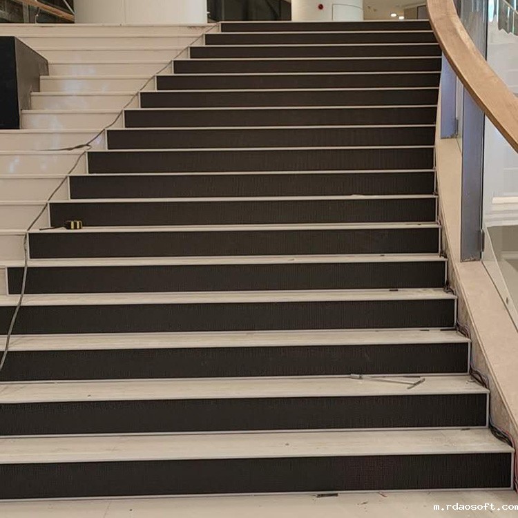 内蒙古吾越广场LED地砖阶梯显示屏P3.91(图1)