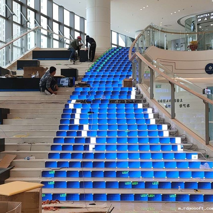 内蒙古吾越广场LED地砖阶梯显示屏P3.91(图2)