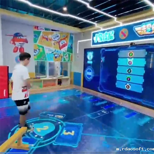 幼儿园AI益智游戏互动地面墙面屏结合