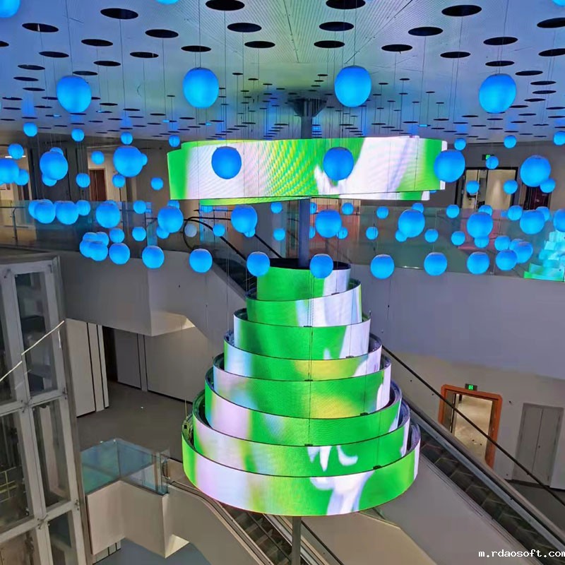 P6豪华商场吊装单面LED异形显示屏(图3)