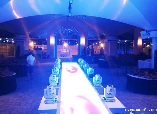 LED地砖屏可以带来什么好处呢?(图1) LED地砖屏可以带来什么好处呢?(图1)